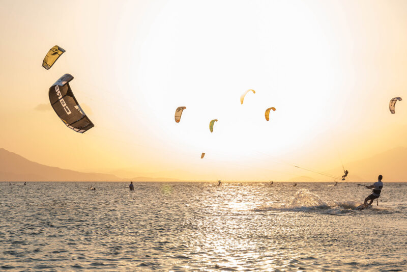 Punta Chame kitesurfvliegers bij zonsondergang