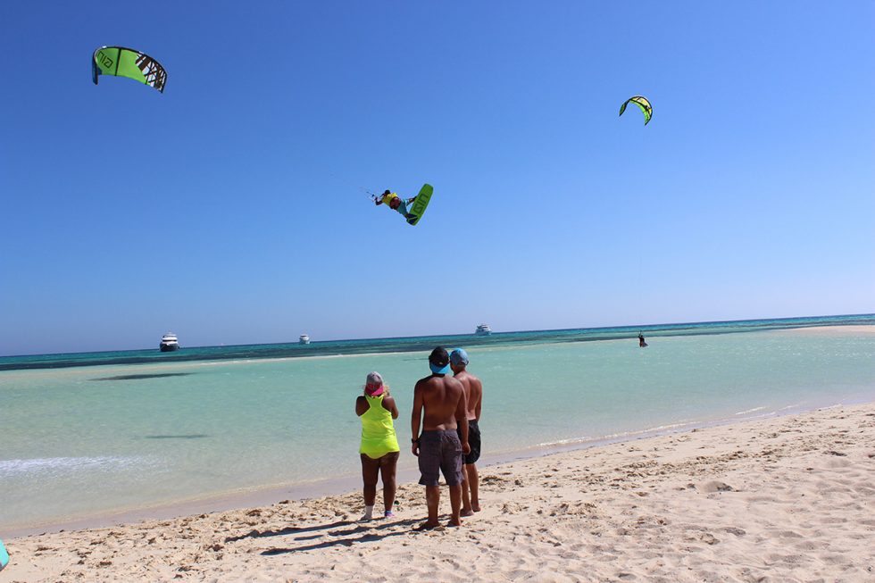 Dagsutflykter och dragsafari till Tawila Island; en av Egypts mest berömda kitesurfing spots.