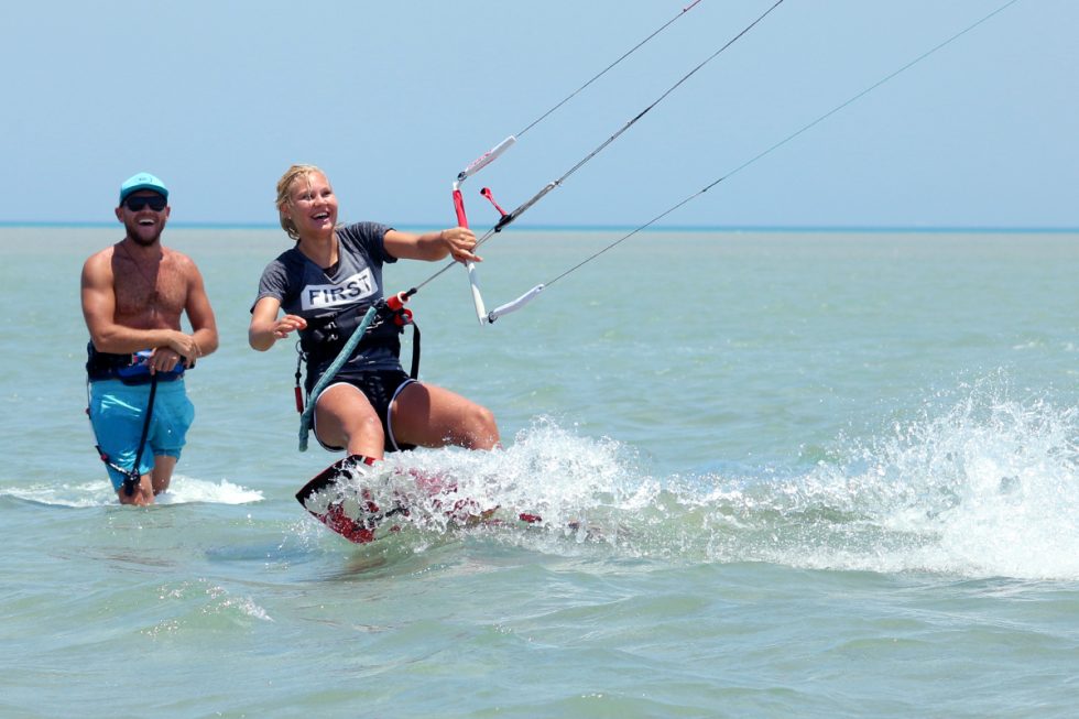 Principianti lezioni di Kitesurfing con Gogo a Nomad Kite Events, El Gouna.