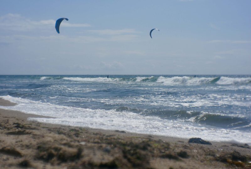 Nybrostrand and kites.